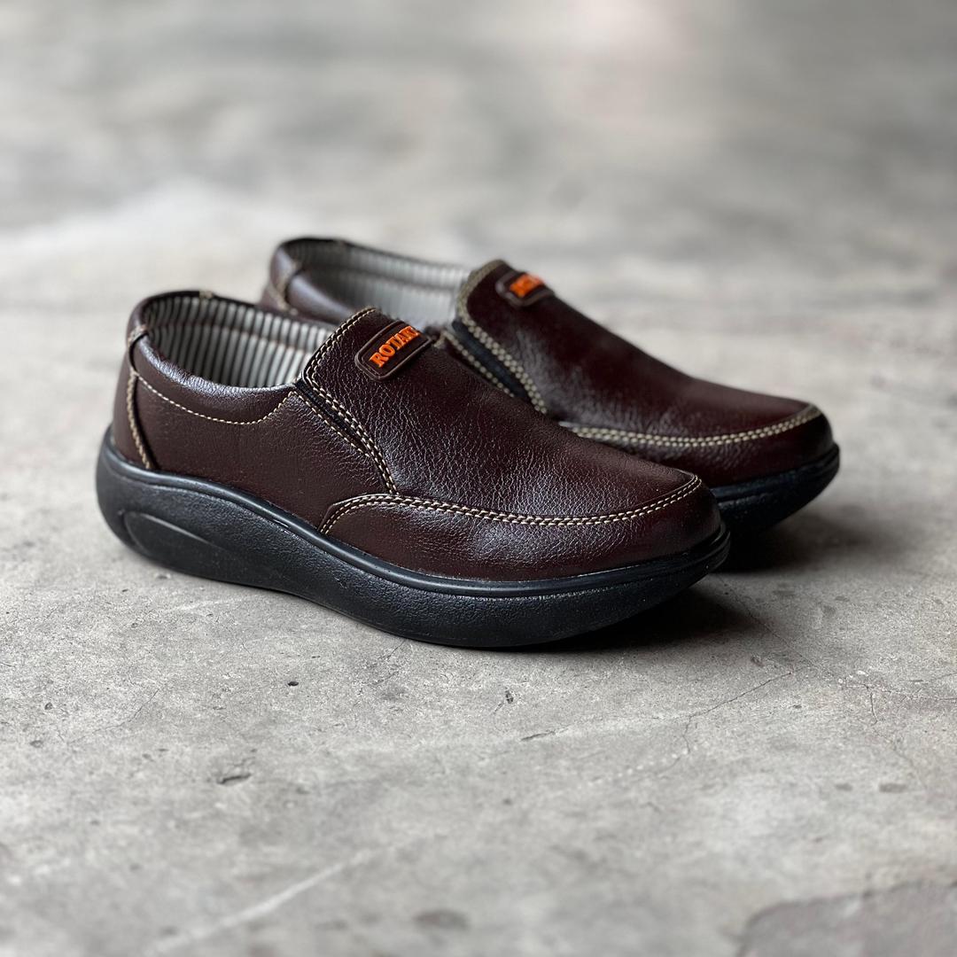 Men’s Leather Casual Sneakers