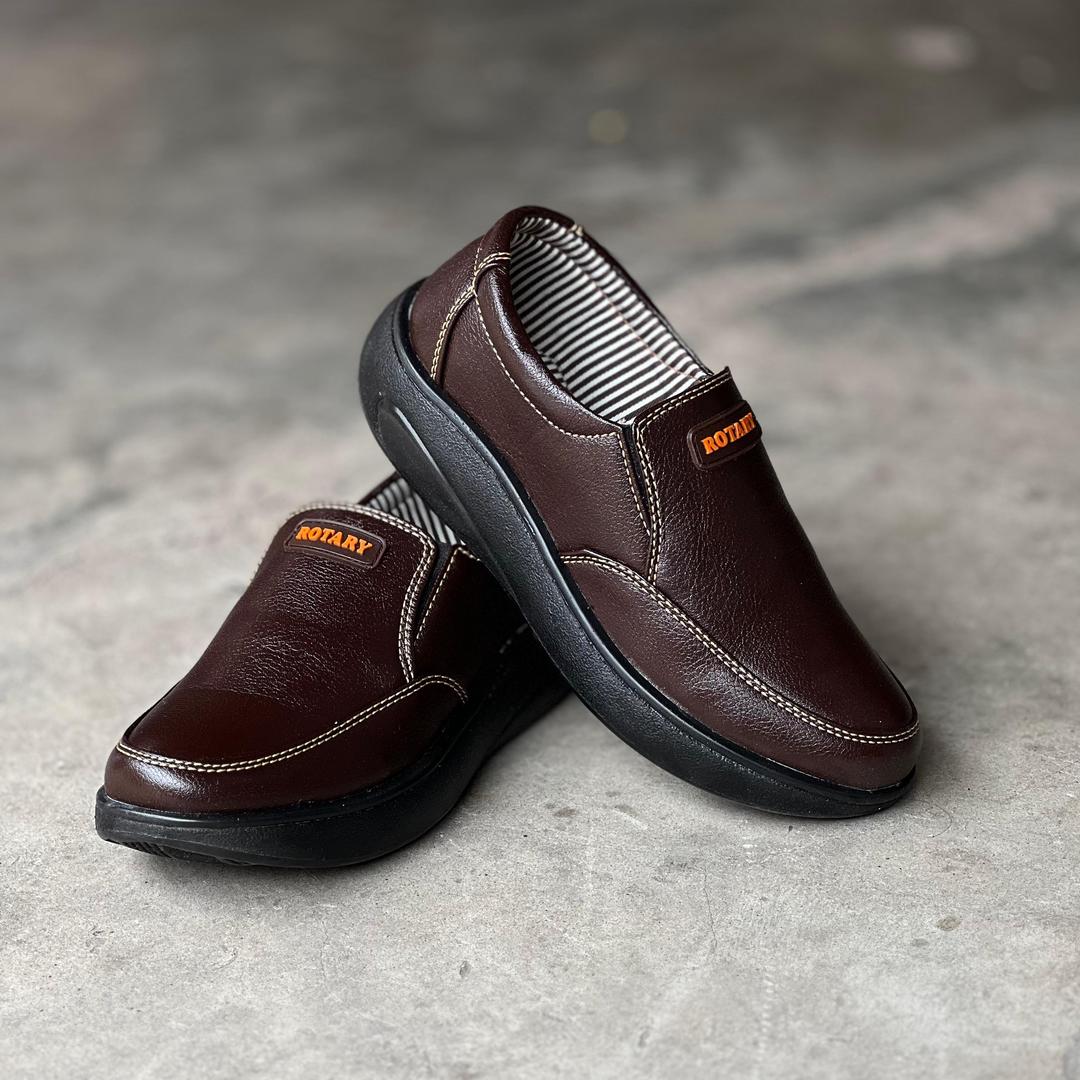 Men’s Leather Casual Sneakers